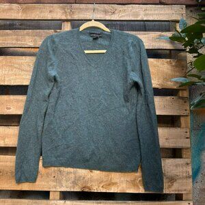 Tahari Pure Luxe 100% Cashmere V-Neck Sweater